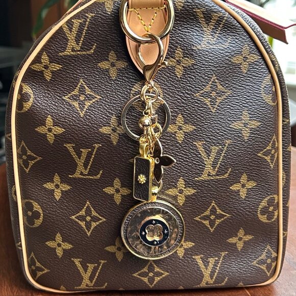 RUSTIC CLOVER Bag Charm Brown Black and Gold Tone - Picture 8 of 9